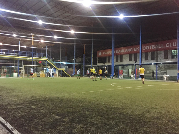 サッカーを通じた国際交流で脂肪を燃やす… サッカーを通じた国際交流で脂肪を燃やす…