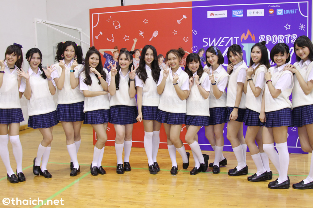 よしもとタイのアイドルグループ「SWEAT16!」がデビュー！運動会にファンが大集合！