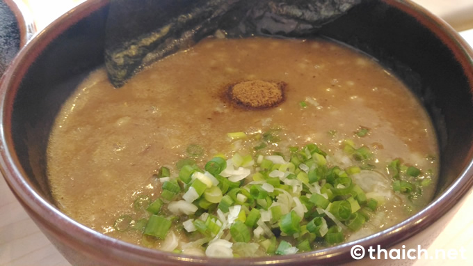 つけ麺 城：タイ東部シーラチャで極太麺の「濃厚魚介つけ麺」を食べる