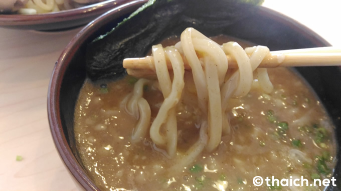 つけ麺 城：タイ東部シーラチャで極太麺の「濃厚魚介つけ麺」を食べる