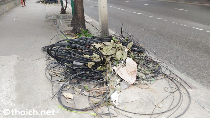 バンコク・スクンビット通りの電線がなくなっていた！