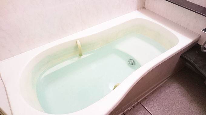 タイ警察、バンコク・ホワイクワン地区のマッサージパラー5店で薬物検査実施