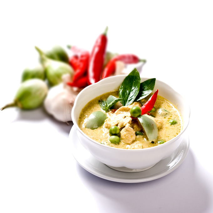 唐辛子とライムの香りが食欲をそそるタイ料理