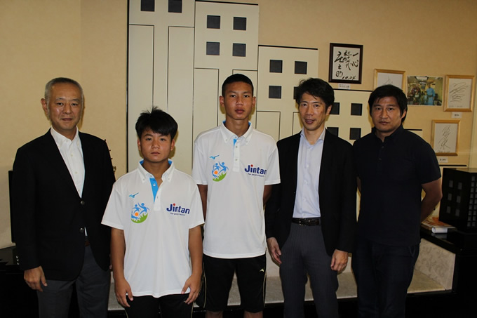 タイ人サッカー選手二人がサンフレッチェ広島アカデミー短期練習に参加