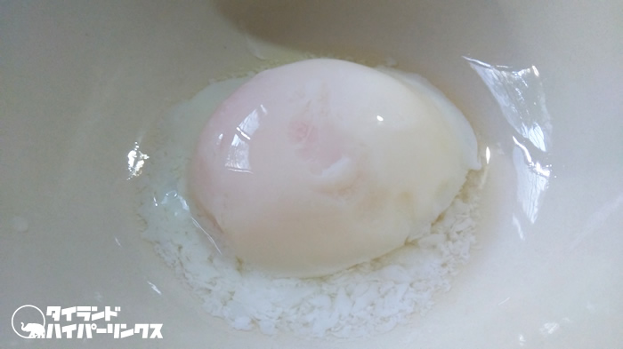 タイのコンビニの温泉卵「カイルアク」