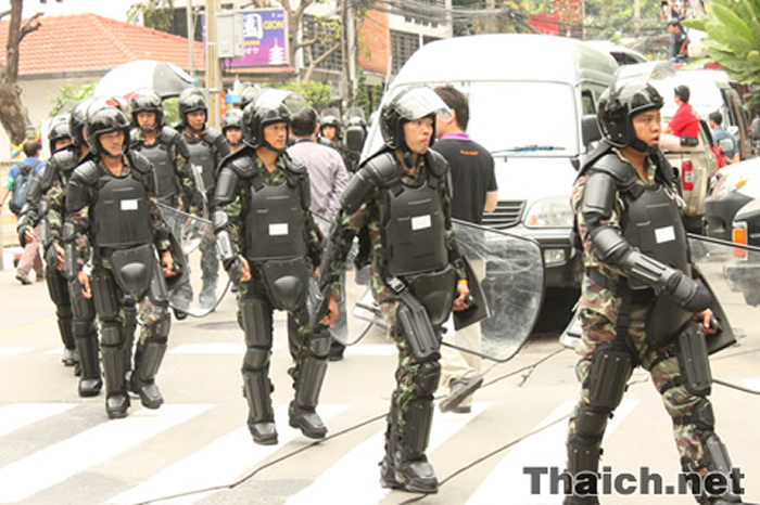 タイは徴兵くじ引きのシーズン！メディアは美人ニューハーフ探しに躍起