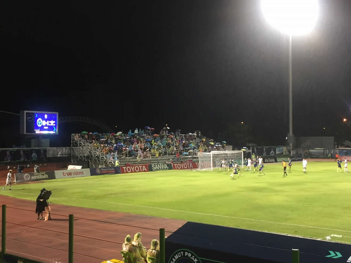 ゲリラスコールにも大渋滞にも負けず… サムットプラカーン・シティーFC応援観戦ツアー ゲリラスコールにも大渋滞にも負けず… サムットプラカーン・シティーFC応援観戦ツアー