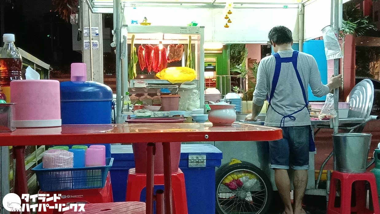 日本のラーメン映画を見て、タイのラーメンを食べる