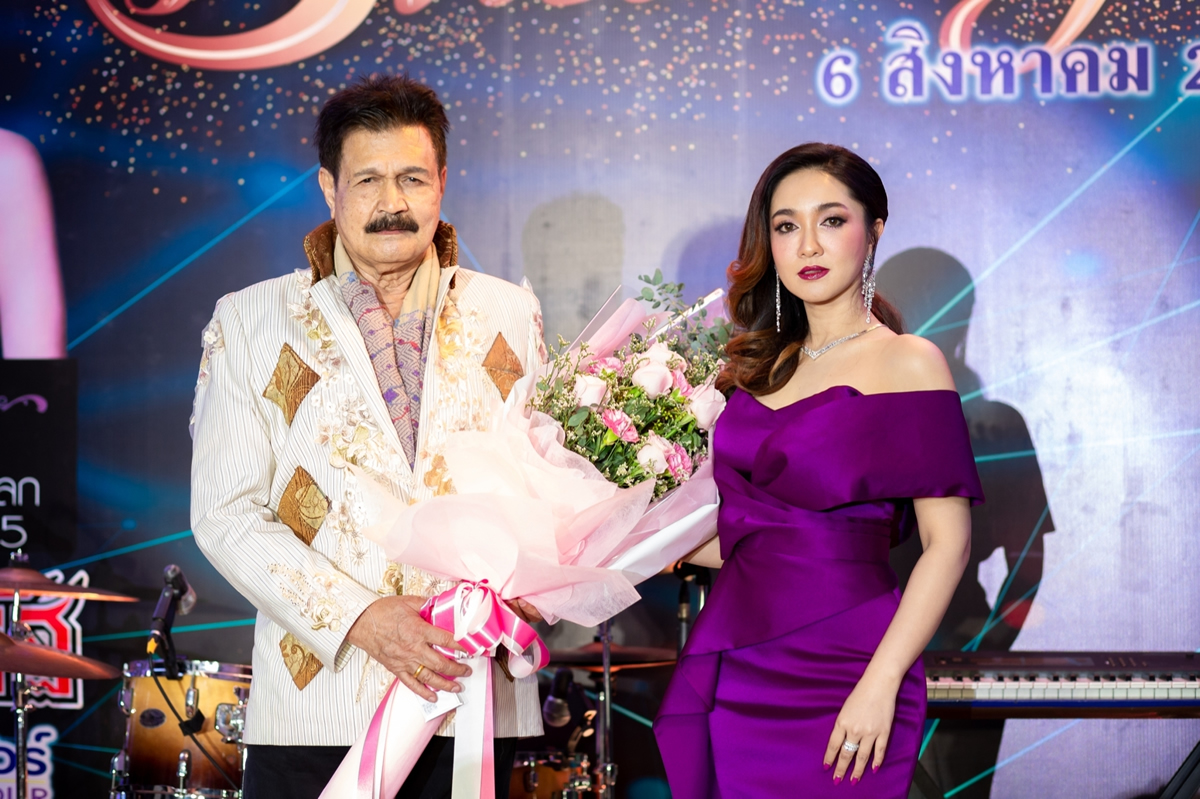 「ILYNN」のマダムナディア、父であるドクターリットの誕生日を盛大に祝う