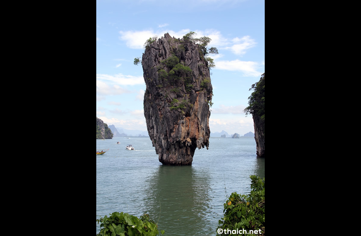 タイ南部「ジェームズ・ボンド島」、一部崩壊の可能性も