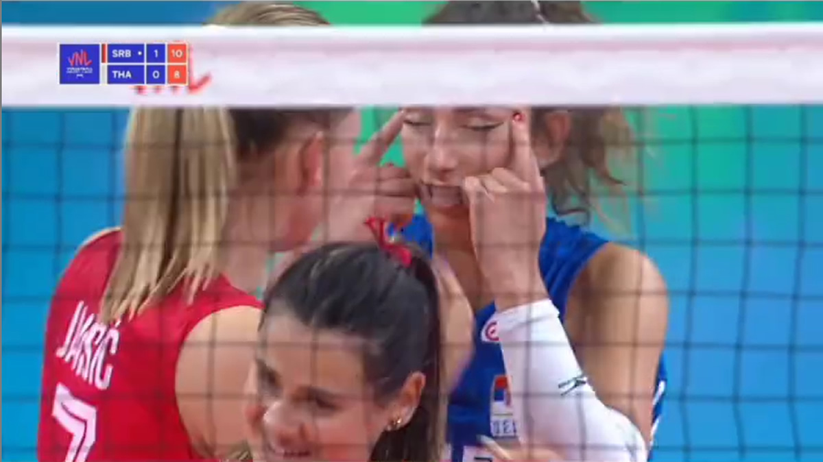 FIVB、吊り目ポーズのセルビア人女子選手に出場停止処罰