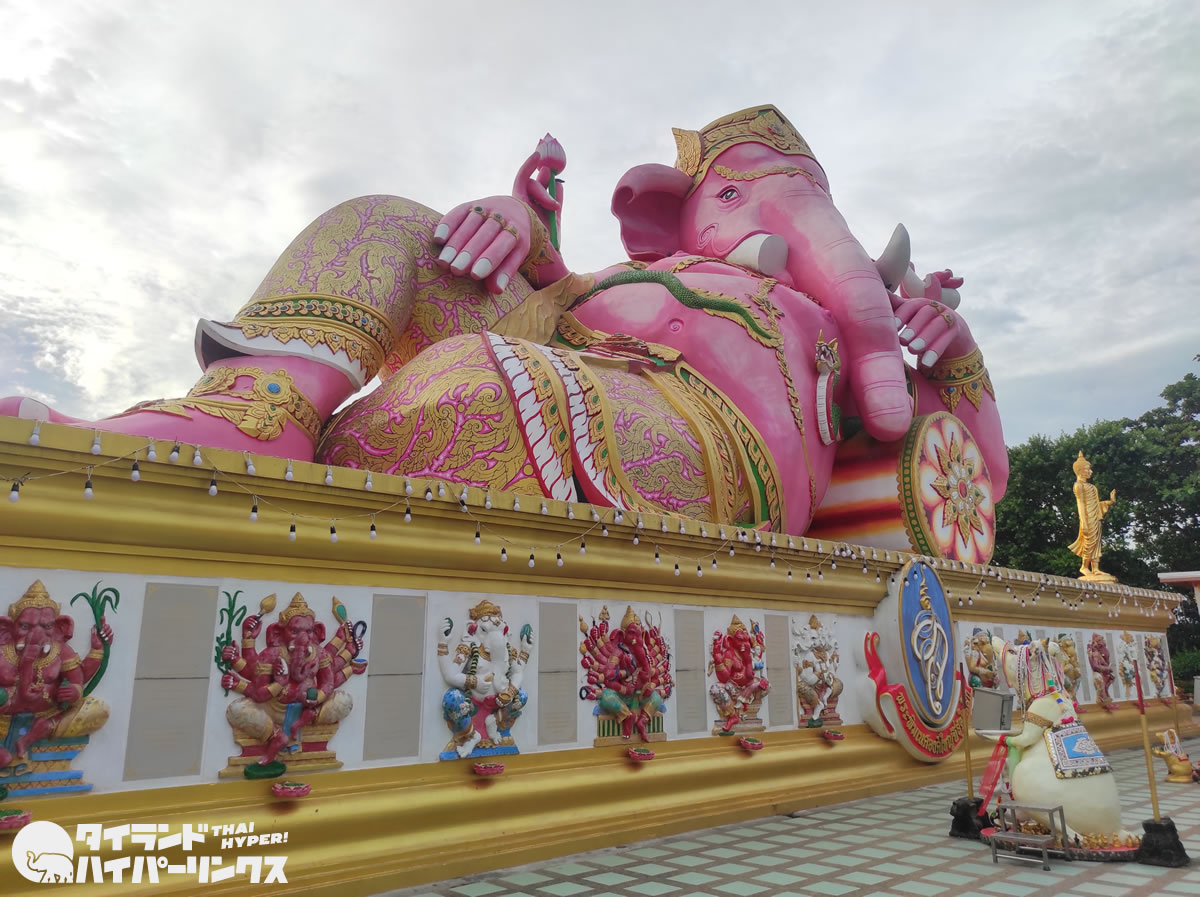 ピンクのガネーシャの寺院「ワット･サマーン」