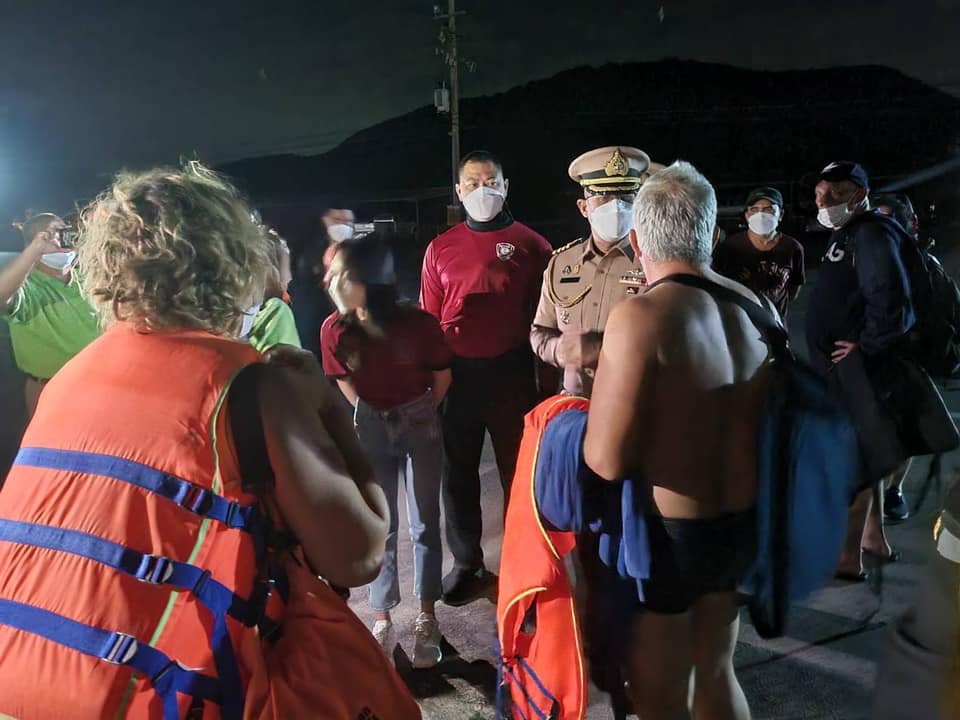 ベルギー人観光客6人がサタヒップで遭難、タイ海軍が救助