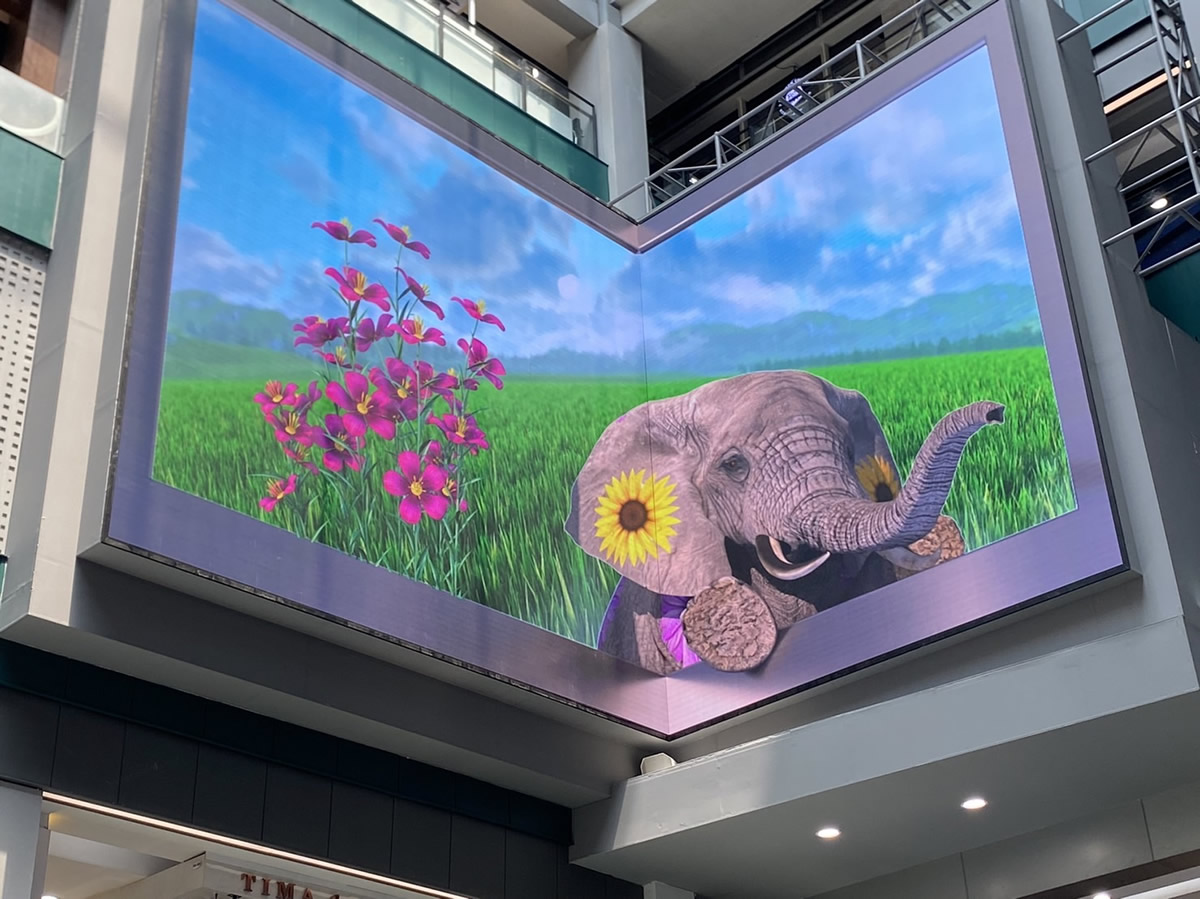 バンコク・MBKセンターが3D巨大スクリーンを起動、水を吹く象さんで涼しくなろう！