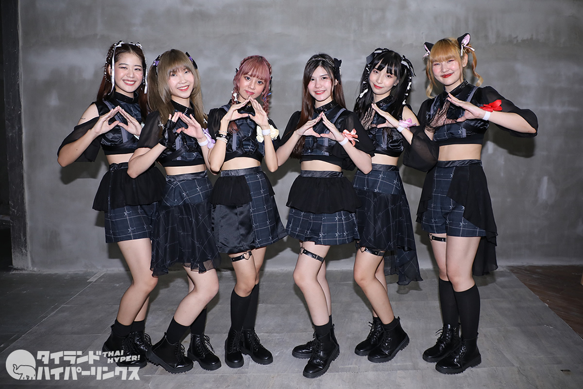 6人になったSUMOMOが「ジャパン－バンコク アイドルフェスティバル」に登場