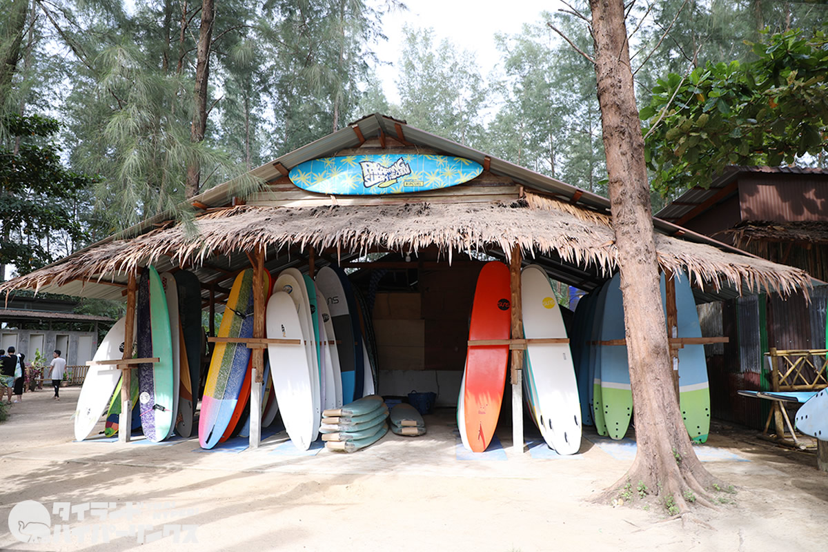 タイのサーフィンのメッカ、カオラック「メモリーズビーチ（パカランビーチ）」