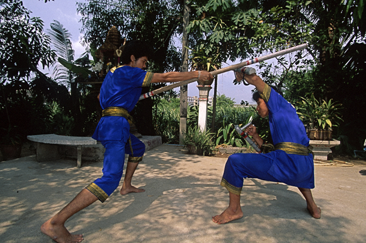 古代タイの最強格闘技クラビー・クラボン、ガンバレルーヤが「イッテQ!」のタイロケで挑戦