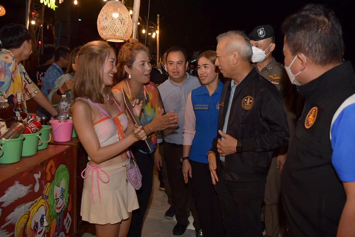 タイ観光大臣がパンガン島のフルムーンパーティーに参加［2022年8月］
