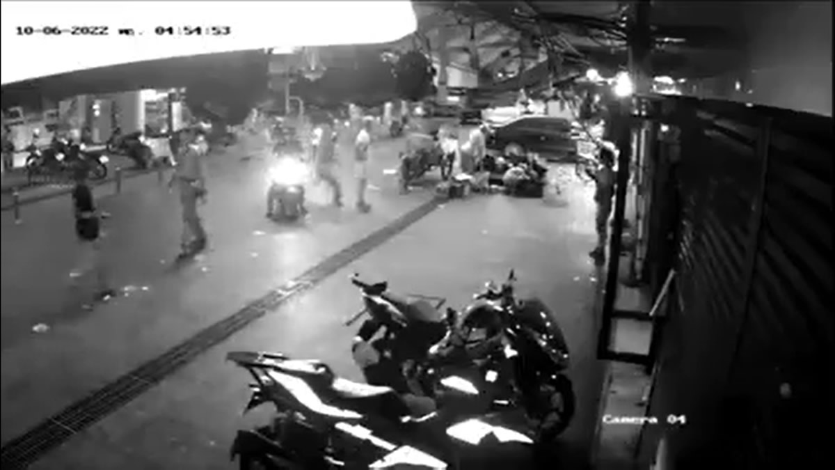 バンコク・カオサン通り、外国人旅行者をスケボ襲撃で逮捕「彼女を口説こうとした」