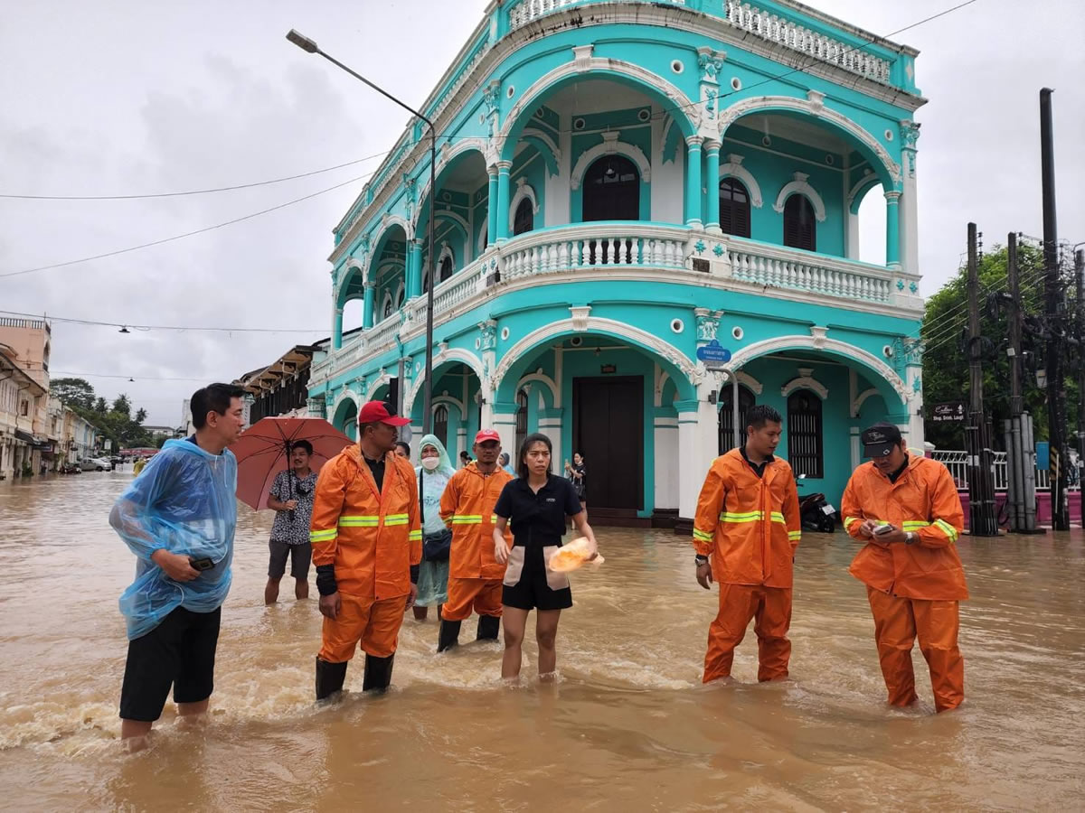プーケットが洪水で混乱、外国人に人気のパトンビーチも