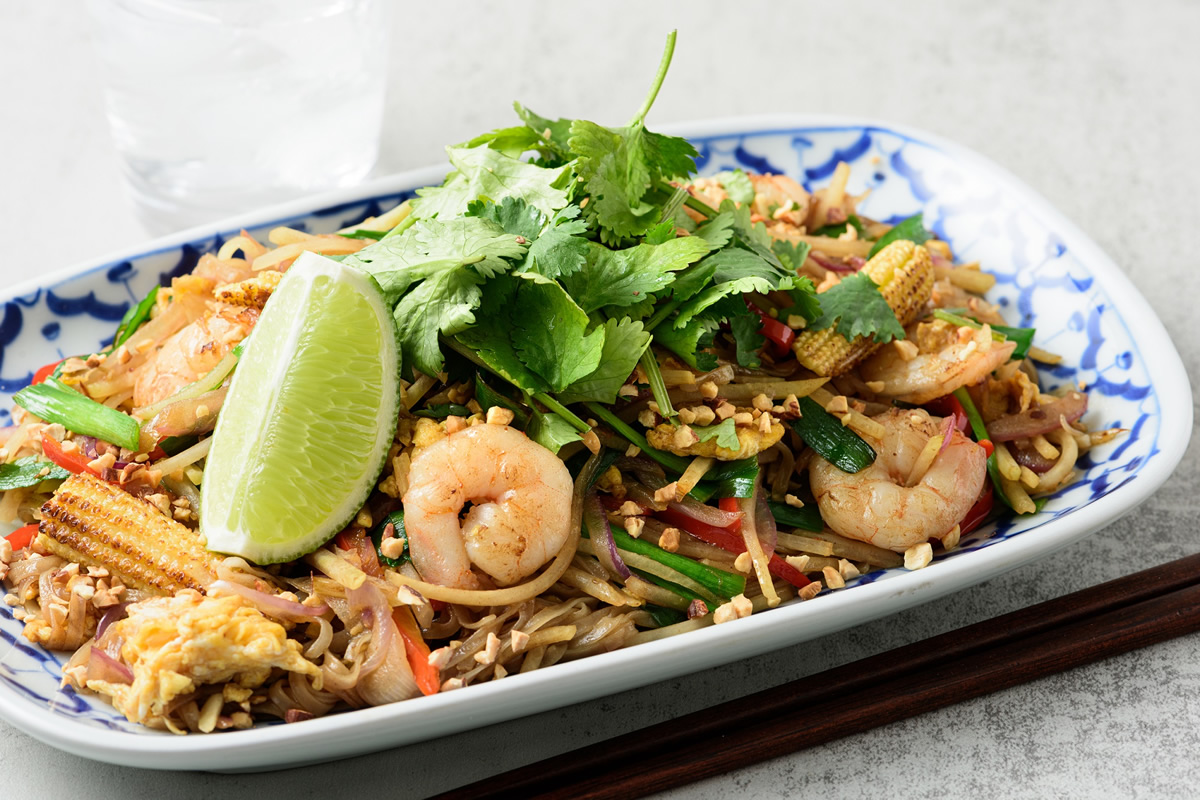青パパイヤと海老のパッタイ風