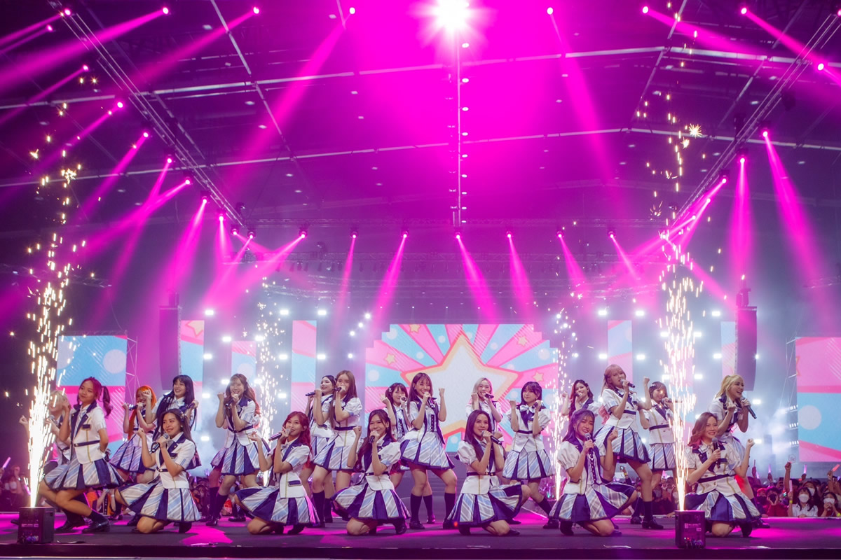 BNK48 1期生コンサート「Dan D'1ion」で19人とお別れ