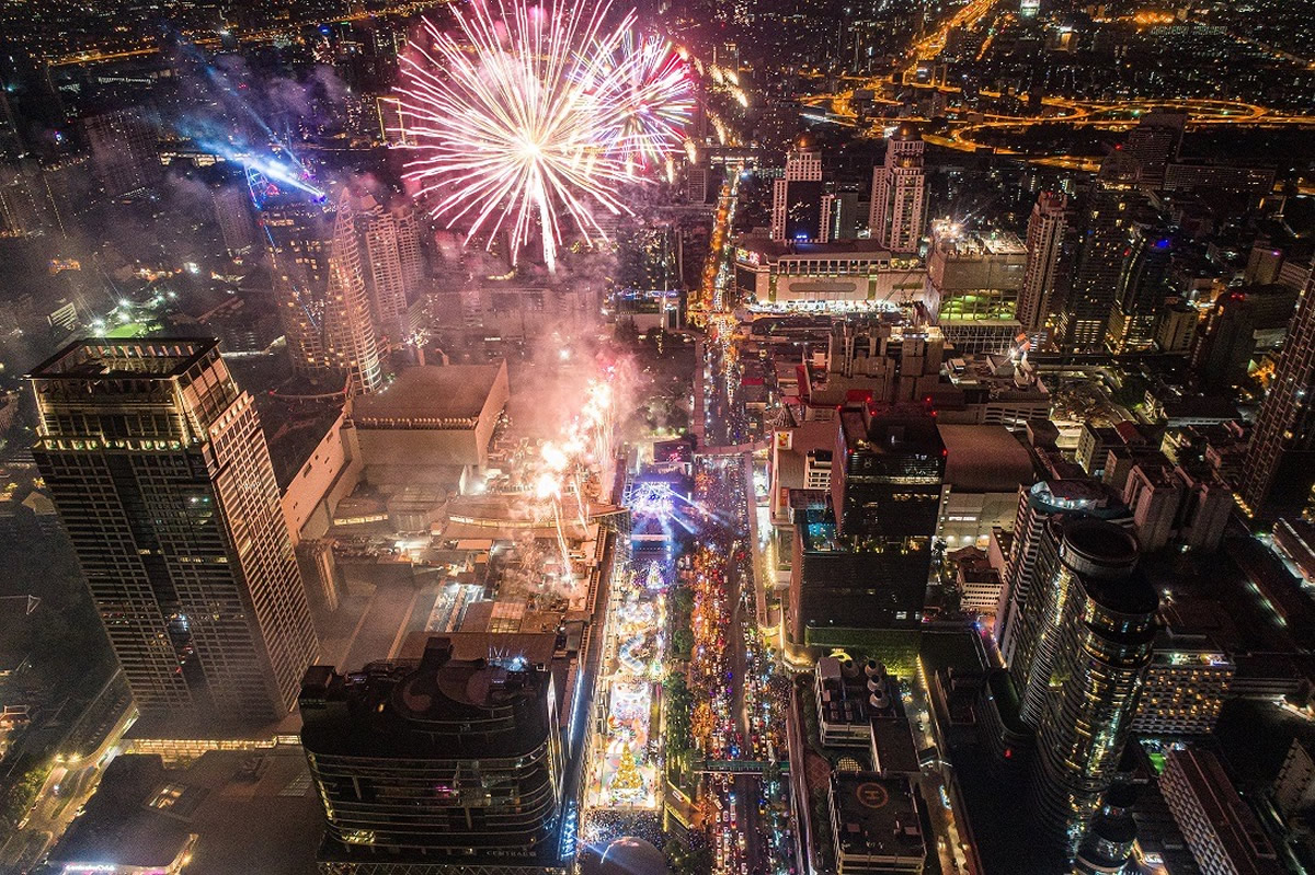 アジアのタイムズスクエア「centralwOrld」で2023年へのカウントダウン、世界の人々と祝う