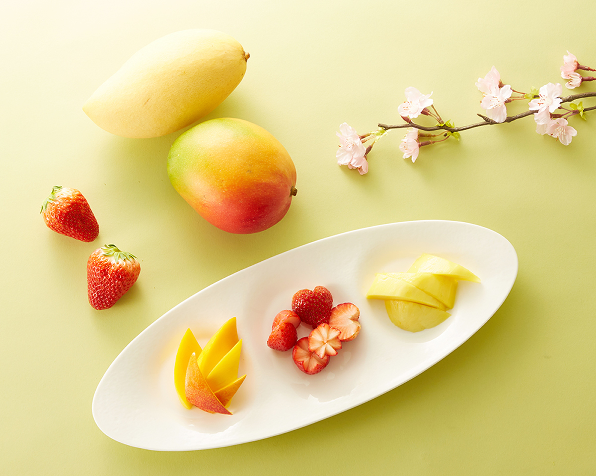 タイ産マンゴーも「タカノフルーツティアラ～春の苺とマンゴー～」