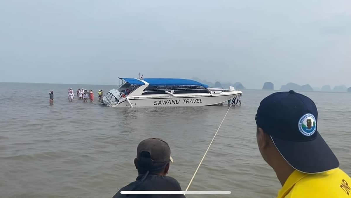 外国人観光客42人を乗せたツアーボートがパンガーの砂州で立ち往生