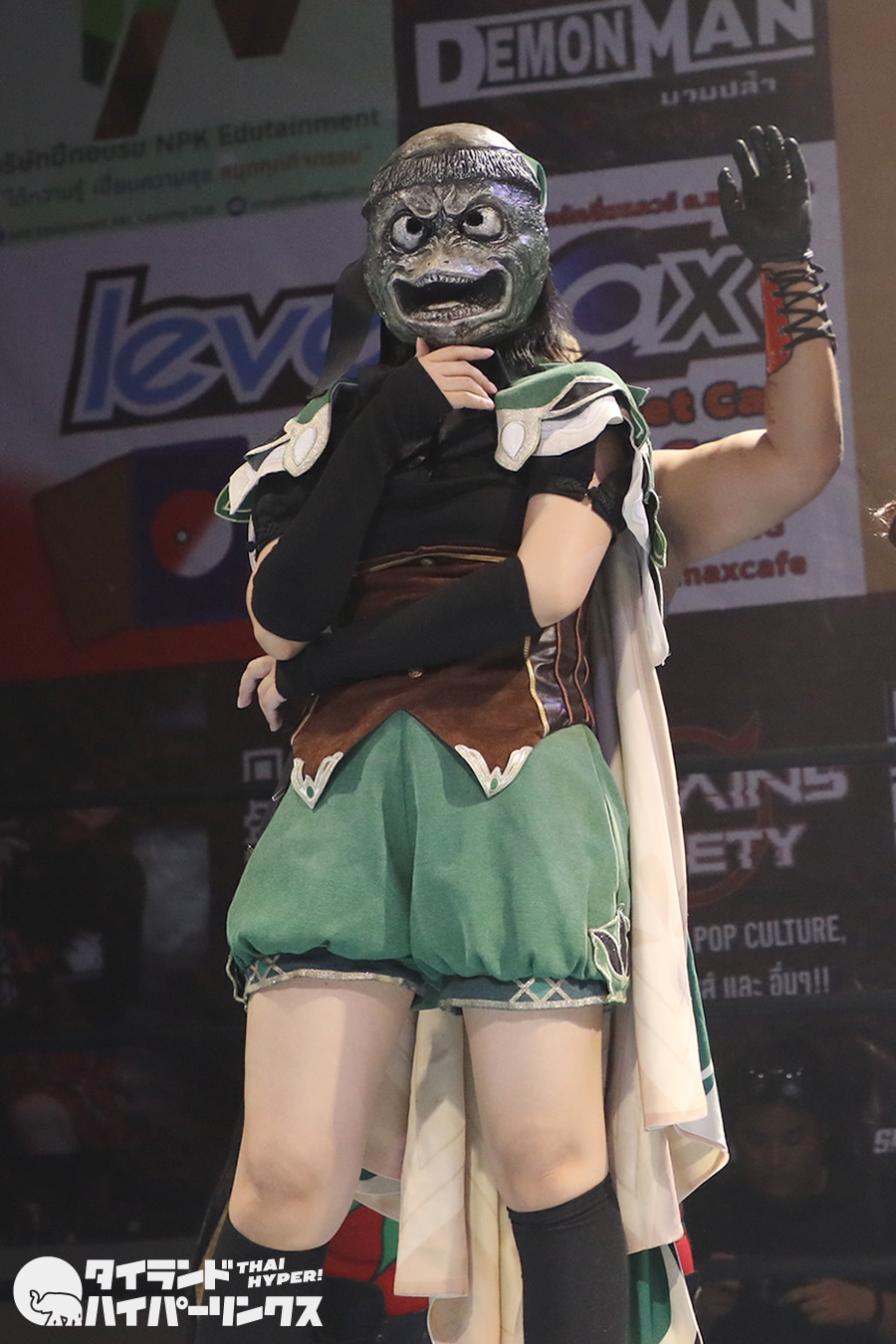 「万能河童マスク」をかぶった河童の女王モバイル