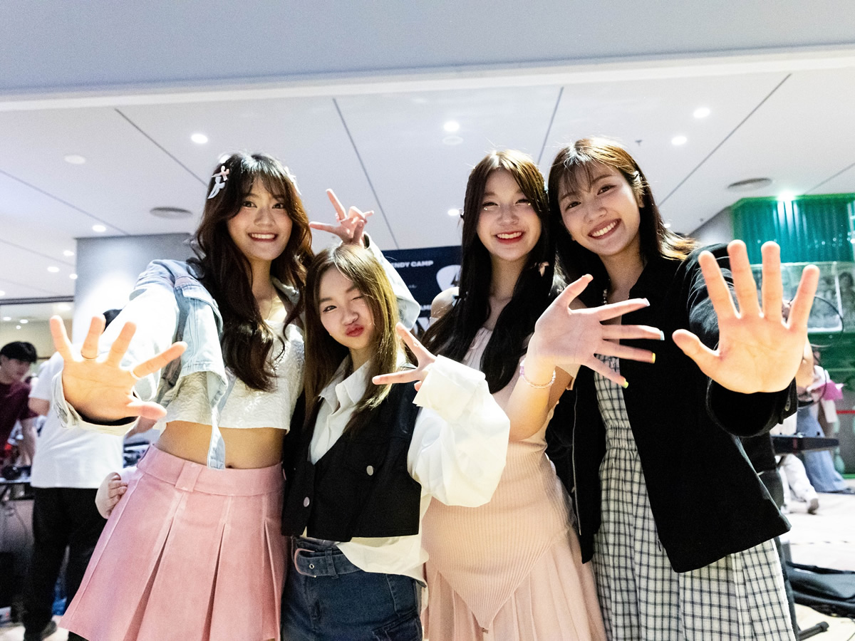 INDY CAMPのミルク・カオファーン・ニーニー・フォーチューン、初めてストリートシンガーとして演奏、新曲もリリース