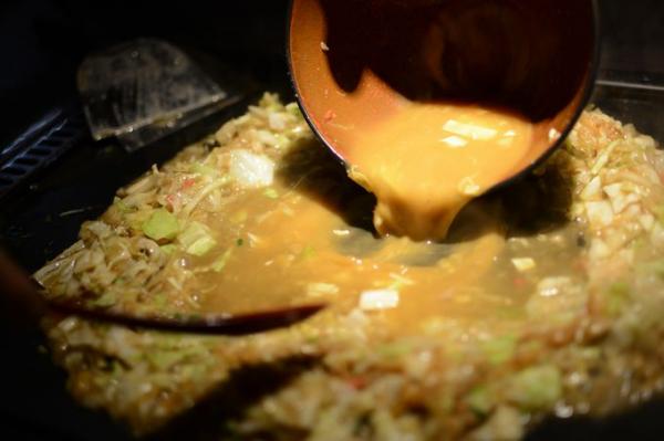 外国人の好む豚背骨を煮詰めた豚骨ラーメン並みに濃厚な至極の出汁